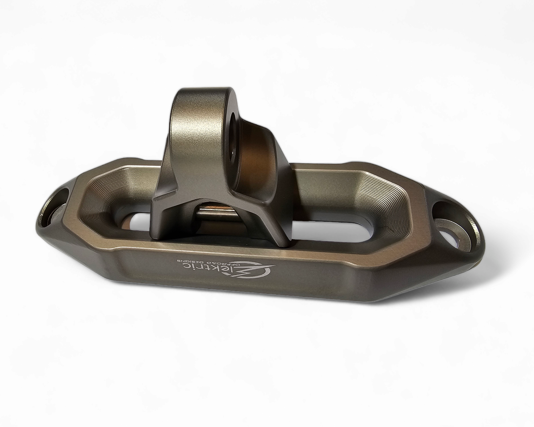 9. Rope channel detail on EOD gunmetal fairlead showing synthetic-rope-specific design